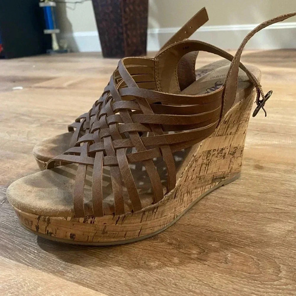 SHIMMER Heals - Picture 1 of 6